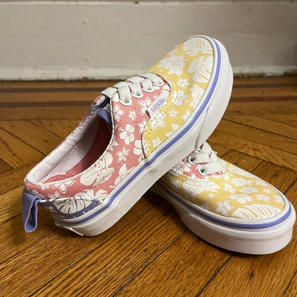 Brand New Girls Vans Era Elastic Lace Sneakers; Hawaiian Flowers; Size: 11 - Picture 3 of 6